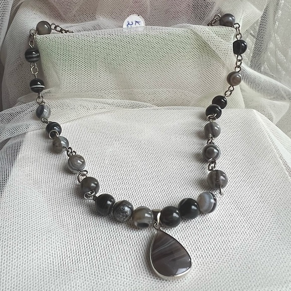 Genuine Agate Gemstone Bead Teardrop Necklace NWT - Picture 3 of 13